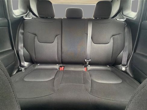Used 2023 Jeep Renegade Latitude AWD/4WD image 14