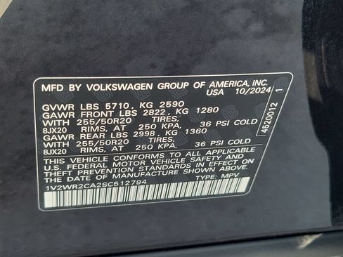 Used 2025 Volkswagen Atlas SE FWD image 32