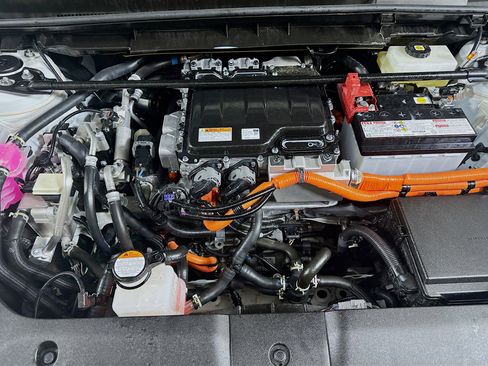 Used 2023 Lexus RZ 450e Premium w/ Technology Package image 33