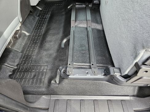 Used 2011 Ford F450 XL w/ PWR Equipment Group image 28