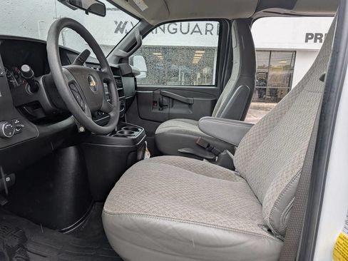 Used 2025 Chevrolet Express 3500 LT w/ LT Preferred Equipment Group RWD image 43