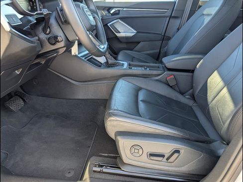 Used 2025 Audi Q3 2.0T Premium image 11
