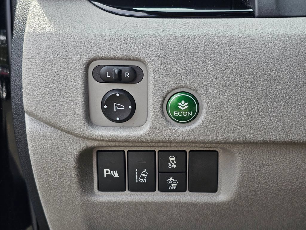 Used 2016 Honda Pilot Elite image 37