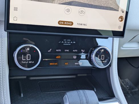 New 2026 Jaguar F-PACE R-Dynamic S image 16