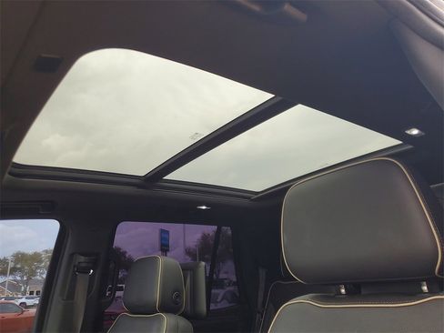 Used 2021 GMC Yukon SLT w/ SLT Luxury Plus Package image 34