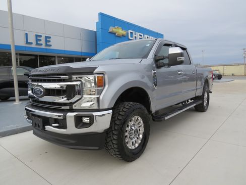 Used 2022 Ford F250 XLT w/ XLT Premium Package image 8