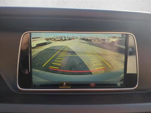 Used 2016 Mercedes-Benz E 350 Sedan image 19