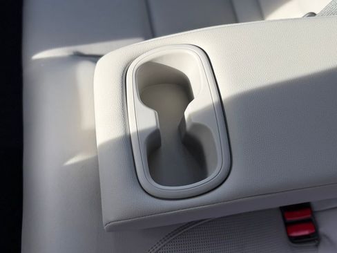 Used 2025 Toyota Camry XLE image 6