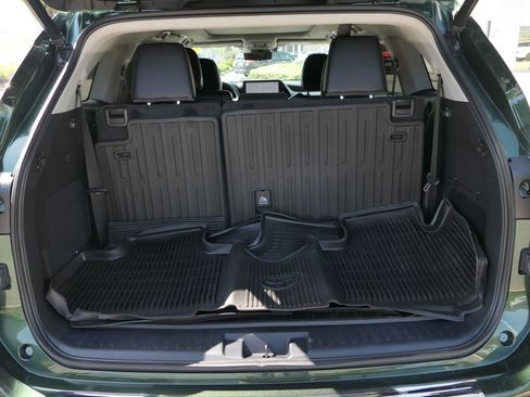 Used 2023 Toyota Highlander Platinum FWD image 25