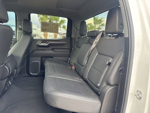 Used 2025 GMC Sierra 1500 SLT AWD/4WD image 9