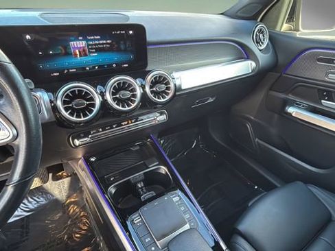 Used 2022 Mercedes-Benz GLB 250 image 25