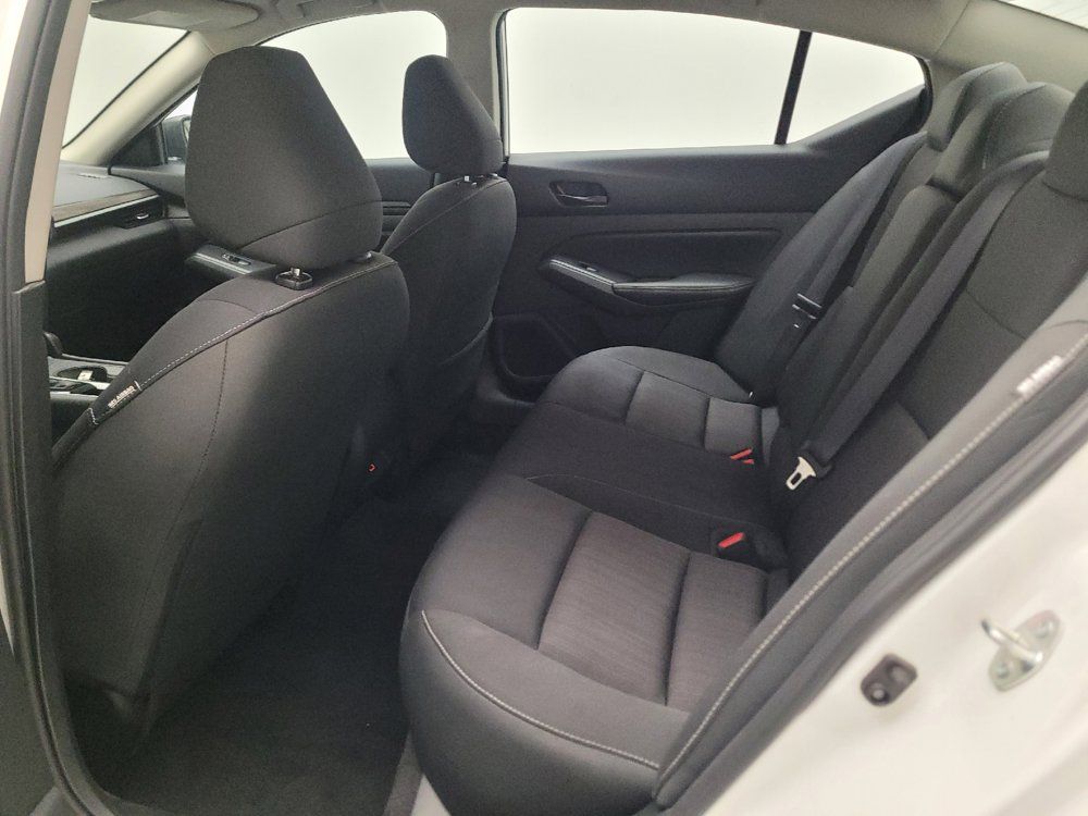 Used 2025 Nissan Altima 2.5 SV FWD image 18