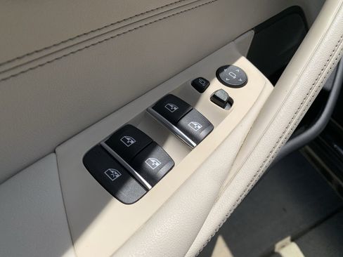 Used 2021 BMW 540i xDrive w/ M Sport Package AWD/4WD image 15