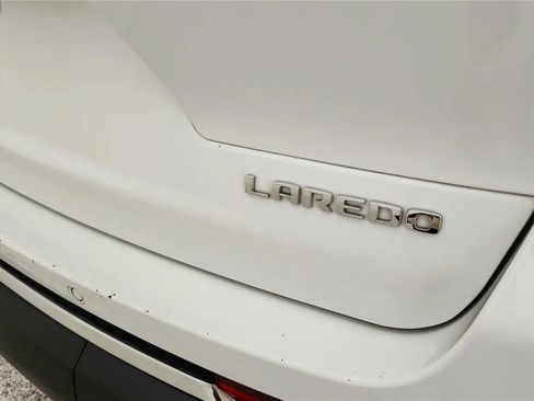 Used 2022 Jeep Grand Cherokee L Laredo w/ Luxury Tech Group I AWD/4WD image 38