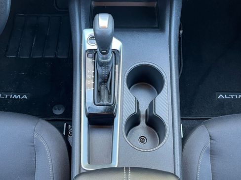 Used 2025 Nissan Altima 2.5 SV image 39