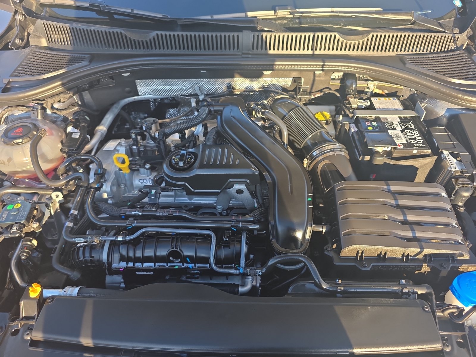 Used 2026 Volkswagen Jetta SE FWD image 22