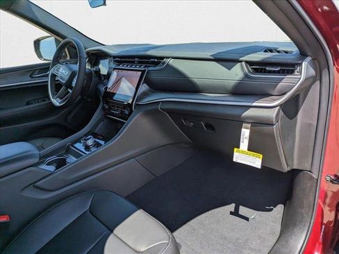 New 2025 Jeep Grand Cherokee L Limited w/ Black Appearance Package image 21