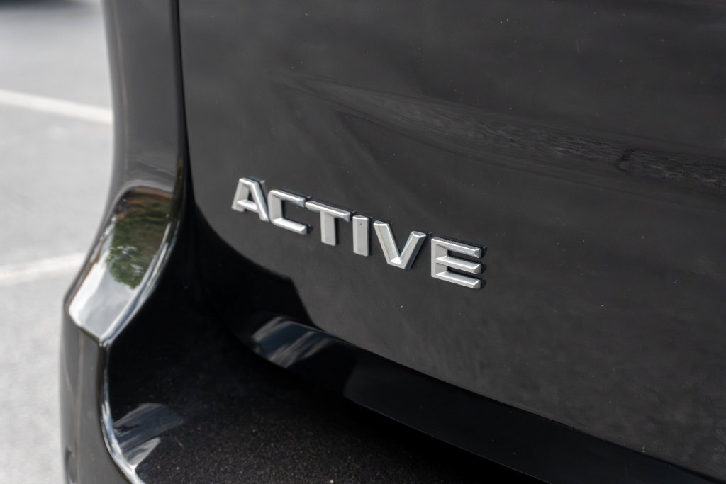 Used 2025 Ford Expedition Active RWD image 12