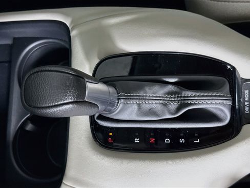 Certified 2026 Honda HR-V LX image 19