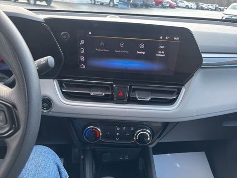 Used 2025 Chevrolet TrailBlazer LT image 12