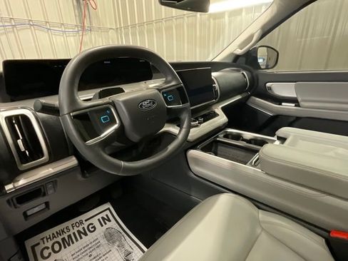 Used 2025 Ford Expedition Max Active RWD image 9