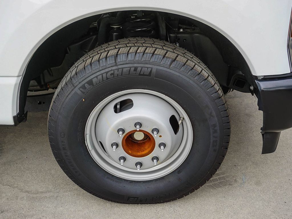 New 2025 Ford F350 XL RWD image 9