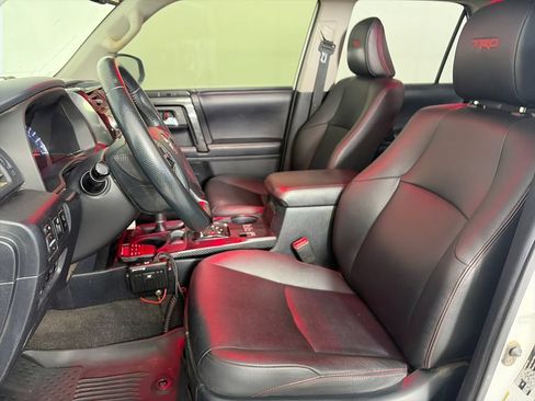 Used 2019 Toyota 4Runner TRD Off-Road Premium AWD/4WD image 11