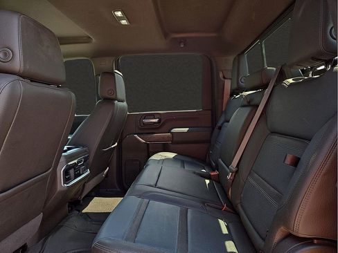 Used 2023 GMC Sierra 2500 Denali w/ Denali Ultimate Package AWD/4WD image 8