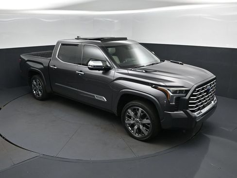 Used 2022 Toyota Tundra Capstone AWD/4WD image 38