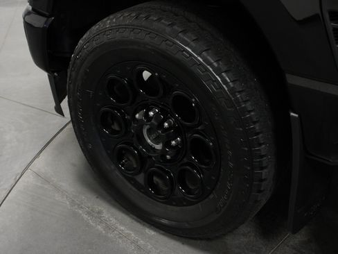 Used 2025 Ford F250 Lariat w/ Black Appearance Package AWD/4WD image 10