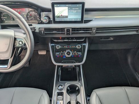 Used 2022 Lincoln Corsair FWD w/ Equipment Group 101A image 7