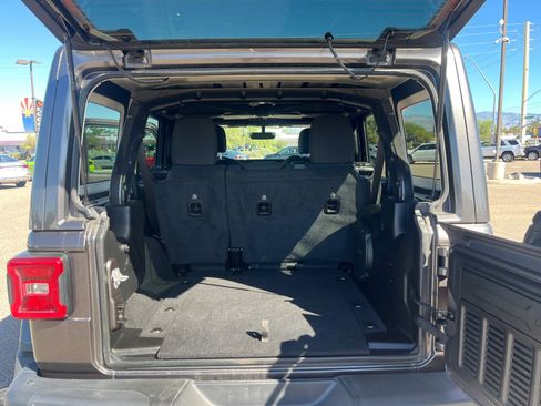 Used 2021 Jeep Wrangler Unlimited Rubicon image 34