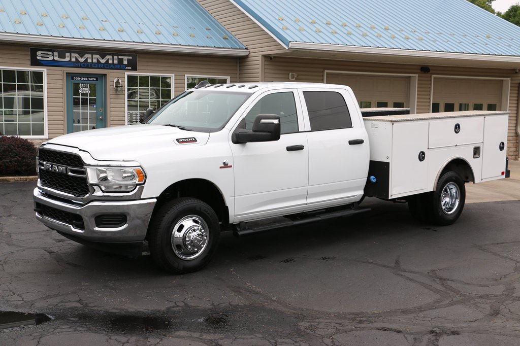 Used 2024 RAM 3500 Tradesman w/ Chrome Appearance Group AWD/4WD image 1