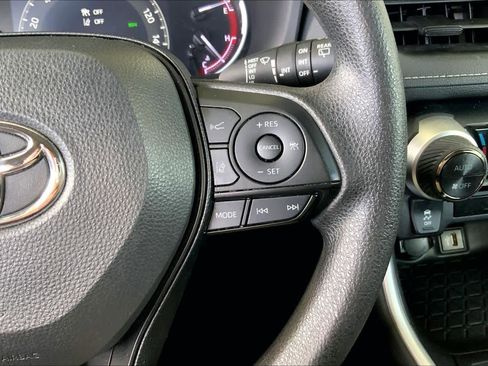 Used 2024 Toyota RAV4 XLE image 24