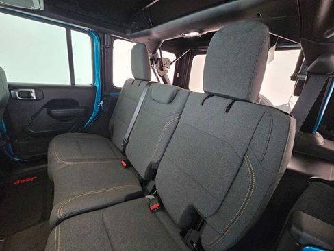 Used 2024 Jeep Wrangler Unlimited Sport AWD/4WD image 17