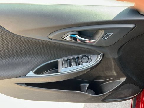 Used 2025 Chevrolet Malibu LT FWD image 12