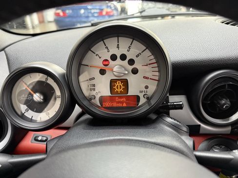 Used 2011 MINI Cooper Convertible image 29