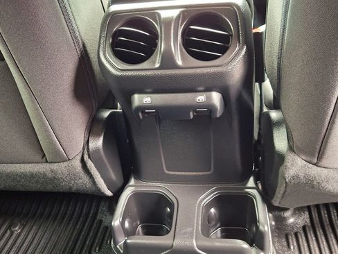 Used 2022 Jeep Gladiator Sport AWD/4WD image 25