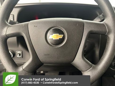 Used 2018 Chevrolet Express 2500 Extended image 12
