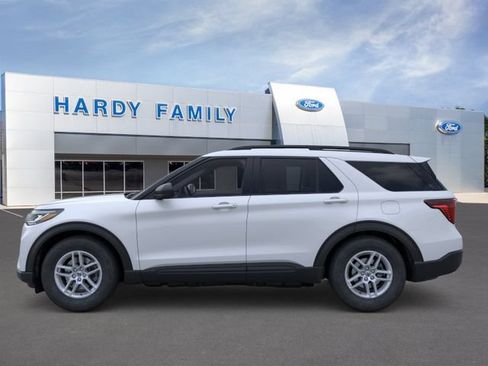 New 2026 Ford Explorer Active RWD image 3