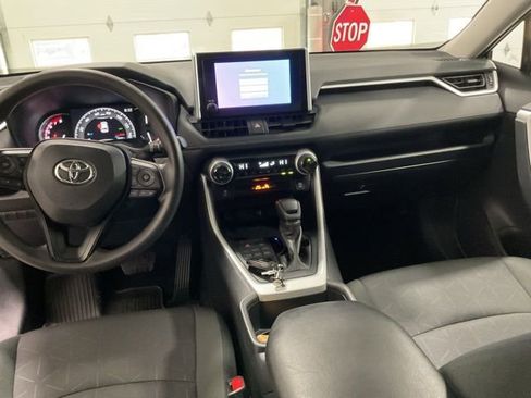Used 2025 Toyota RAV4 XLE image 12