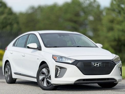 Used 2018 Hyundai Ioniq SEL w/ SEL Tech Package 02 FWD image 4