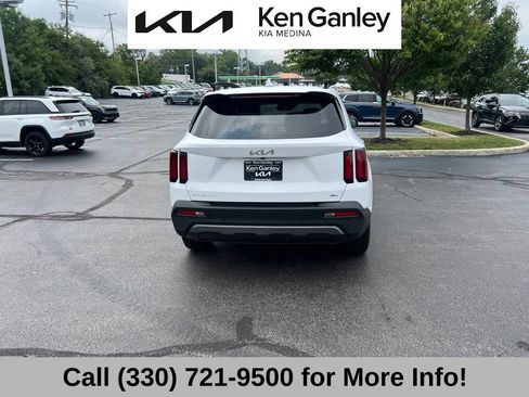 Certified 2023 Kia Sorento S w/ Panoramic Sunroof Package AWD/4WD image 7