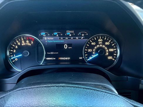 Used 2016 Ford F150 Platinum w/ Equipment Group 701A Luxury AWD/4WD image 15