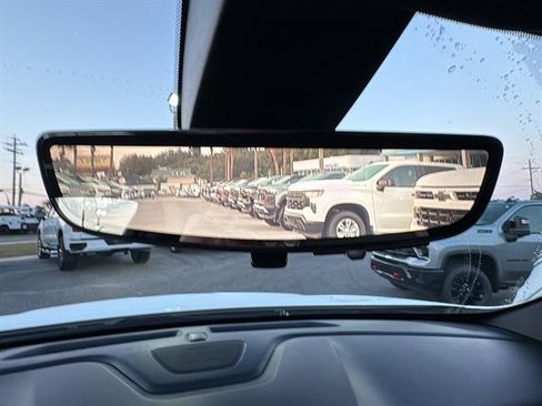 Used 2023 Chevrolet Traverse LT w/ LT Premium Package image 28