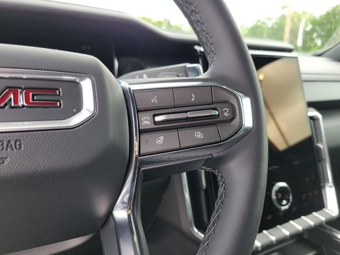 New 2026 GMC Acadia Elevation image 13