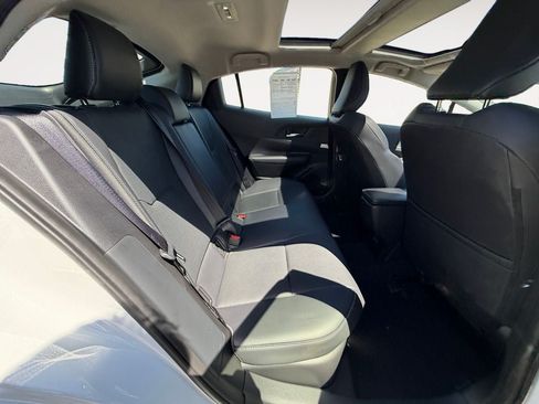 Used 2025 Toyota Prius AWD image 23