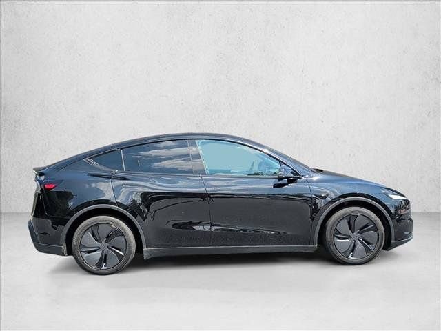 Used 2026 Tesla Model Y 2WD image 4