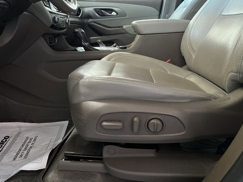 Used 2019 Chevrolet Traverse Premier w/ Driver Confidence II Package FWD image 14