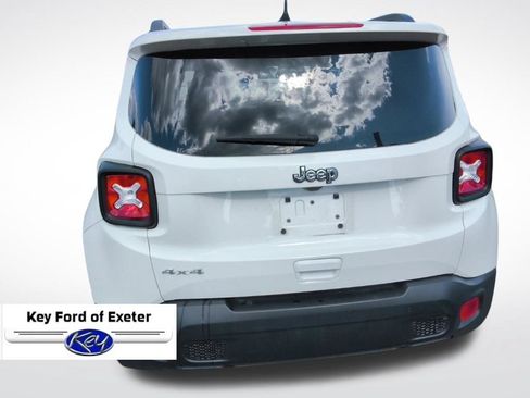 Used 2023 Jeep Renegade Latitude w/ Premium Group AWD/4WD image 11